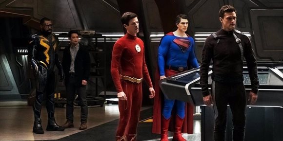 1. La temporada 8 de The Flash arrancará con un gran crossover de cinco capítulos