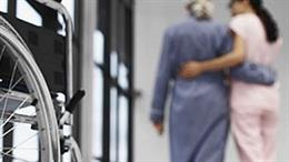 UGT-A califica de "insuficiente e irrisoria" la subida del coste plaza para dependencia anunciada por la Junta