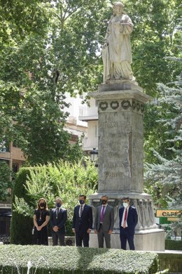 Homenaje a Mariana Pineda en la plaza que lleva su nombre en Granada