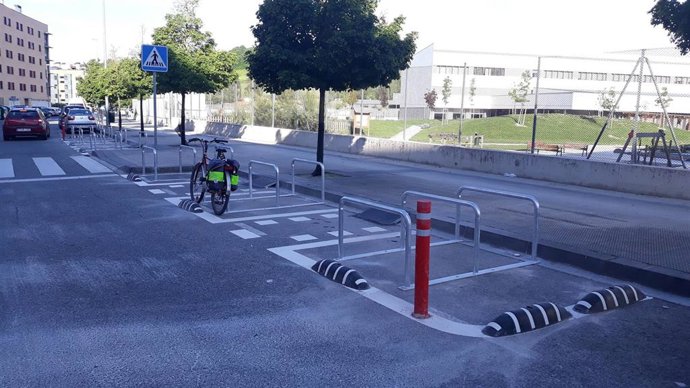 El Ayuntamiento de Pamplona actúa en los pasos de peatones del colegio de Buztintxuri para mejorar la seguridad.