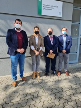 Patronales de atención a la dependencia exigen a la Junta medidas "para salvar de la quiebra al sector"