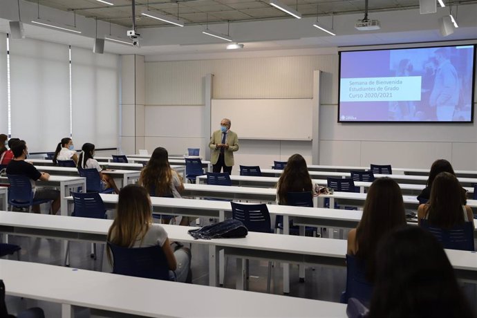 Archivo - Una clase de la Universidad Loyola Andalucía