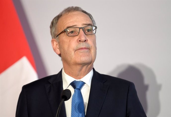 Archivo - 02 March 2021, Austria, Vienna: Swiss President Guy Parmelin speaks during a press conference with Austrian President Alexander Van der Bellen (Not Pictured) after their meeting. Photo: Roland Schlager/APA/dpa