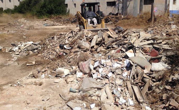 Archivo - Imagen de archivo de un vertedero de amianto