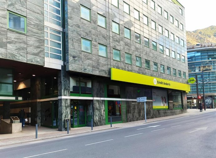 Archivo - La sede central de Crdit Andorr en Andorra la Vella.