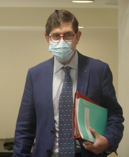 Archivo - El consejero de Salud, Manuel Villegas