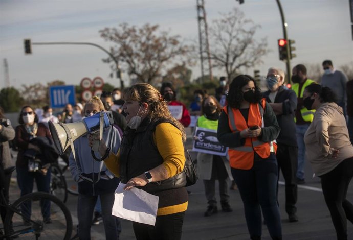 Archivo - Manifestación en el Polígono Sur de Sevilla 