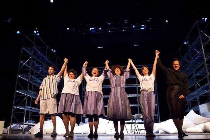 Archivo - Los protagonistas de la obra de teatro 'Kelly', de Rafa Gallego, en el Teatre Principal de Palma. 