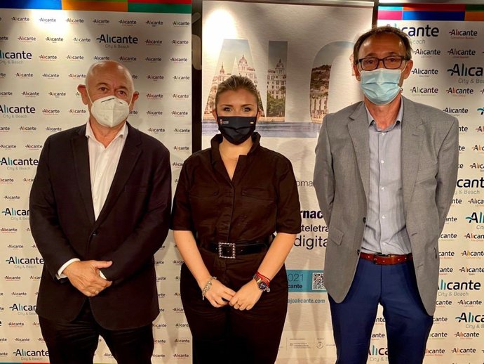 Mari Carmen Sánchez anunncia que la UA acogerá el 3 de junio el I Congreso Internacional sobre Teletrabajo y Nómadas Digitales