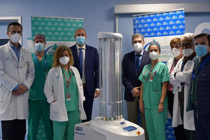 El Centro Médico de Asturias recibe la donación del robot UVD para desinfección por parte de la Unión Europea