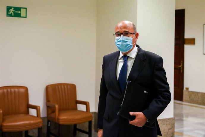 Archivo - El coronel de la Guardia Civil Diego Pérez de los Cobos a su llegada a la Comisión de Investigación sobre la utilización de medios de Interior para favorecer al PP y anular pruebas en casos de corrupción, en el Congreso de los Diputados.