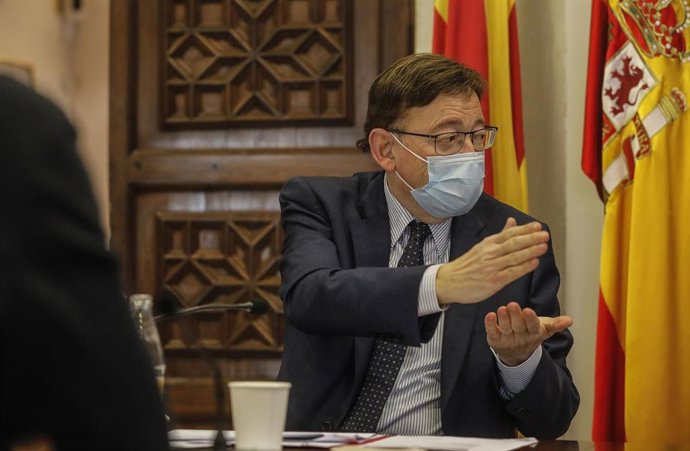 Archivo - El presidente de la Generalitat, Ximo Puig, preside la primera reunión de la comisión de seguimiento sobre las ayudas a los sectores más afectados por la crisis