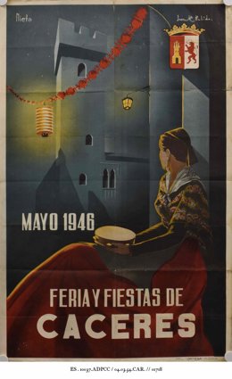 Una exposición en Cáceres muestra carteles y fotografías de la Feria de Mayo en el edificio Pintores 10