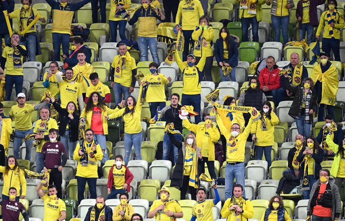 Aficionados del Villarreal en la final de la UEFA Europa League (mayo 2021)