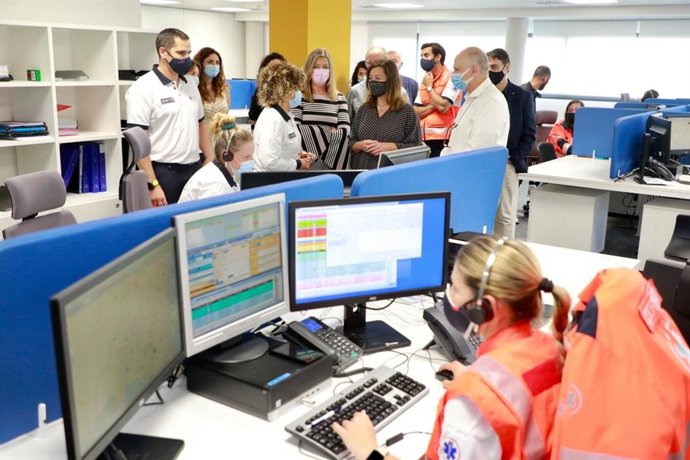 Armengol y Gómez visitan la nueva sede del 061, que en los últimos años ha crecido en personal y volumen de servicios.