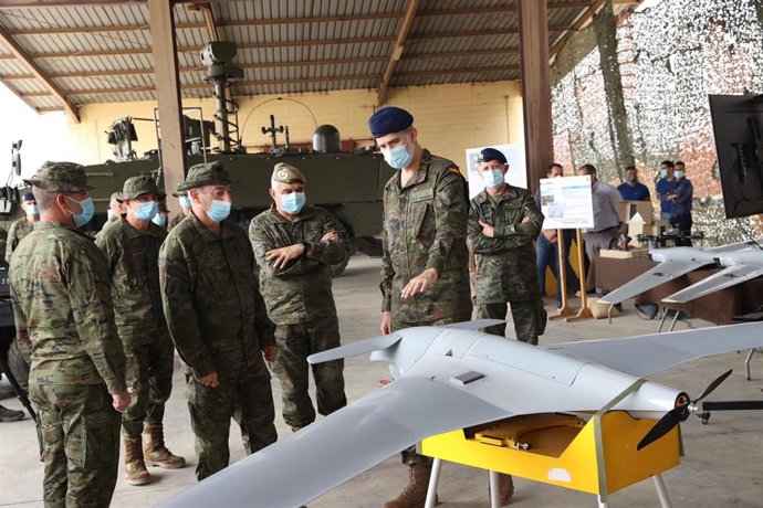 El Rey Felipe VI asiste a un ejercicio de la Briex 2035 de La Legión en Viator (Almería)