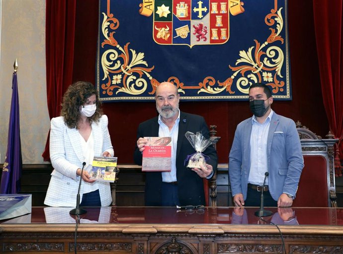 El actor Antonio Resines se encuentra en Palencia para grabar vídeos promocionales.