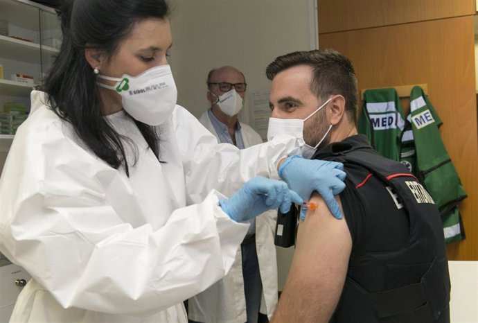 Vacunación de los agentes de la Ertzaintza
