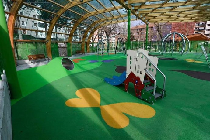 Archivo - Zona de juegos infantiles en el parque de La Floresta en Bilbao.