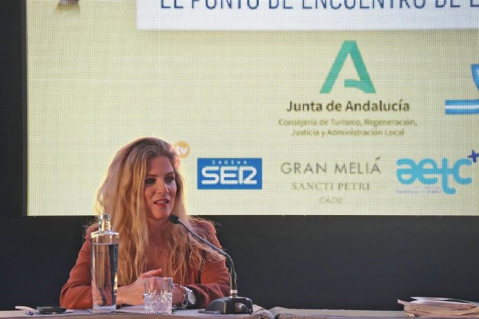 Archivo - La delegada de la Junta en Cádiz, Ana Mestre, durante el V Foro Provincial de Turismo y Gastronomía de Cádiz.