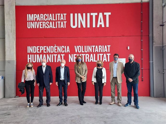 La presidenta del Parlament, Laura Borrs, visita el Centre Humanitari de la Creu Roja a Catalunya, a Sant Martí de Tous (Barcelona).