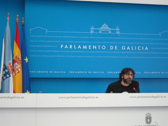 Archivo - Juan Fajardo (AGE) en rueda de prensa 