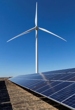 Archivo - Prototipo híbrido de EDPR y Vestas