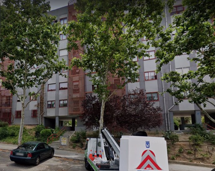 Hallan el cadáver de una mujer que llevaba varias semanas muerta en su casa del barrio de Fuencarral (Madrid)