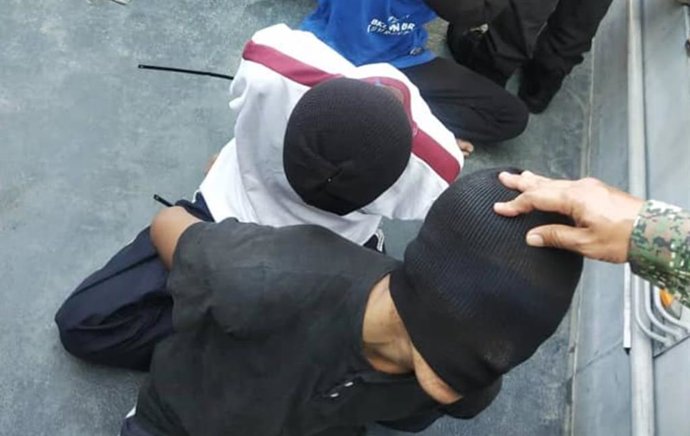 Entrega de presuntos miembros de Abú Sayyaf