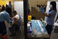 Andalucía administra más de cien mil vacunas en un día y el 22% de los mayores de 16 ya tienen la pauta completa