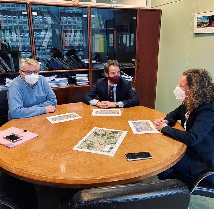 Renión entre responsables del Gobierno asturiano y del Ayuntamiento de Oviedo