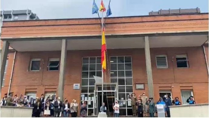 Izado de bandera en el colegio Buenavista II