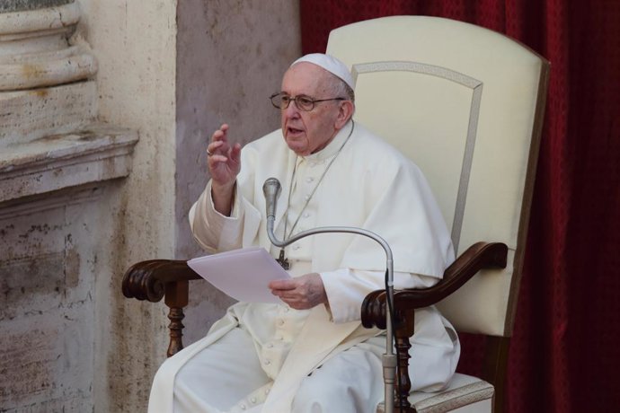 12 May 2021, Vatican, Vatican City: Pope Francis delivers his Wednesday general audience in the courtyard of St. Damaso at the Vatican. Photo: Evandro Inetti/ZUMA Wire/dpa