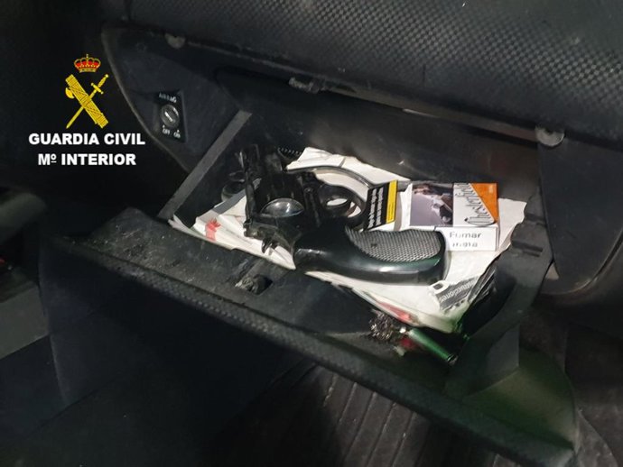 Revólver localizado por la Guardia Civil