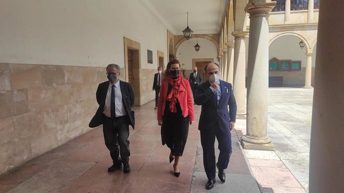 Ignacio Villaverde, a la derecha