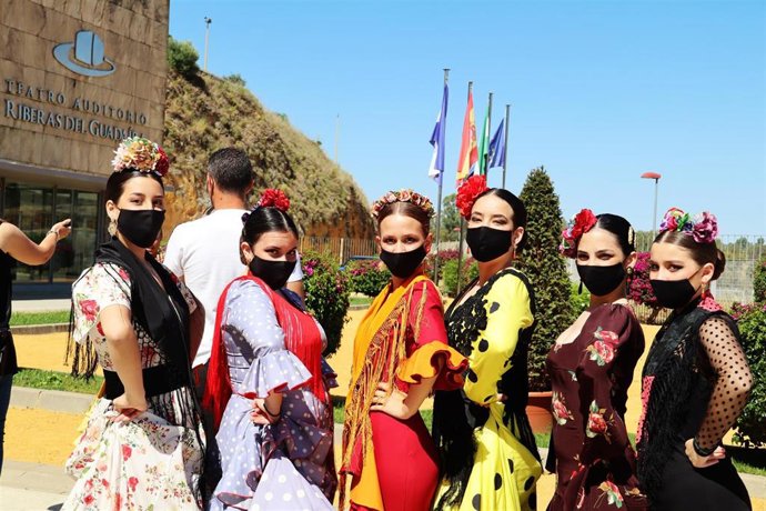 El II Salón Nacional de Danza y la Moda de Sevilla 2021 contará con concursos de danza de academias de toda España, exhibiciones de baile, pasarela de moda flamenca y stands de empresas del sector en el Auditorio Riberas del Guadaíra.