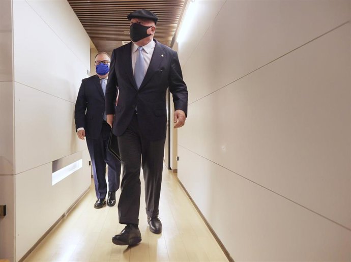 El excomisario José Manuel Villarejo a su llegada a la Comisión de Investigación sobre la 'Operación Kitchen' en el Congreso de los Diputados.