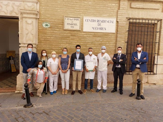 La residencia de mayores 'Conde Pinofiel' de Antequera recibe la certificación de ACSA por calidad del servicio