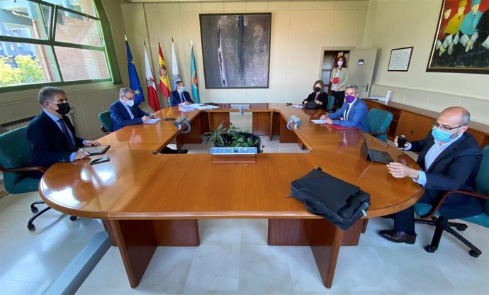Comisión de seguimiento del contrato programa entre el Gobierno de Cantabria y la UC