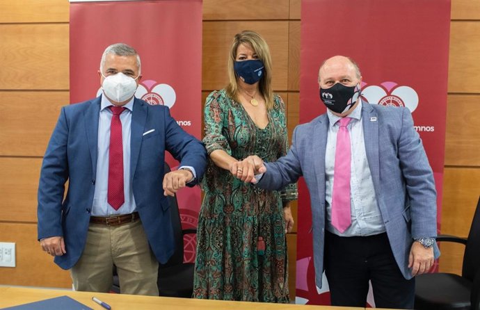 Acuerdo entre la Asociación Antiguos Alumnos 3 de Marzo y el Puerto de Huelva.