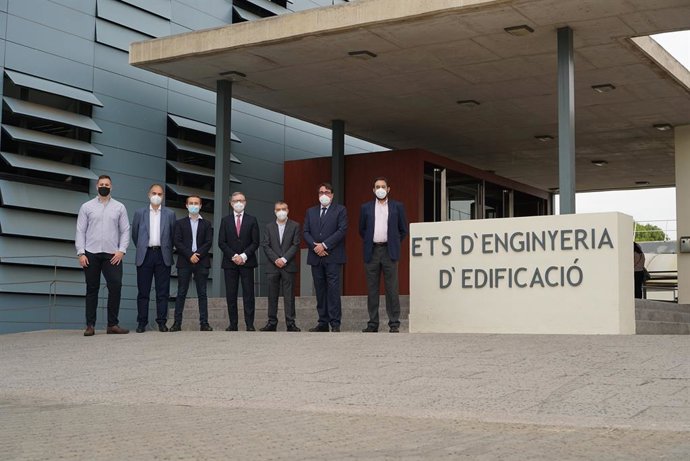 Equipo de la Universitat Politcnica de Valncia (UPV) y Zeleros