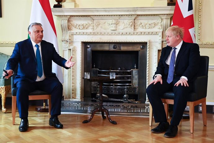 28 May 2021, United Kingdom, London: UK Prime Minister Boris Johnson (R)meets with Hungarian Prime Minister Viktor Orban at 10 Downing Street. Photo: Leon Neal/PA Wire/dpa