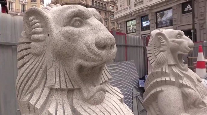 Dos leones de granito de 2.000 kilos coronarán el nuevo templete de acceso a la estación de Metro de Gran Vía