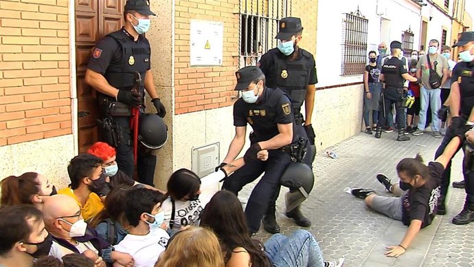 Desalojo en Sevilla