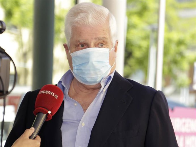 El Duque de Alba ha visitado a su hermano Cayetano en el hospital