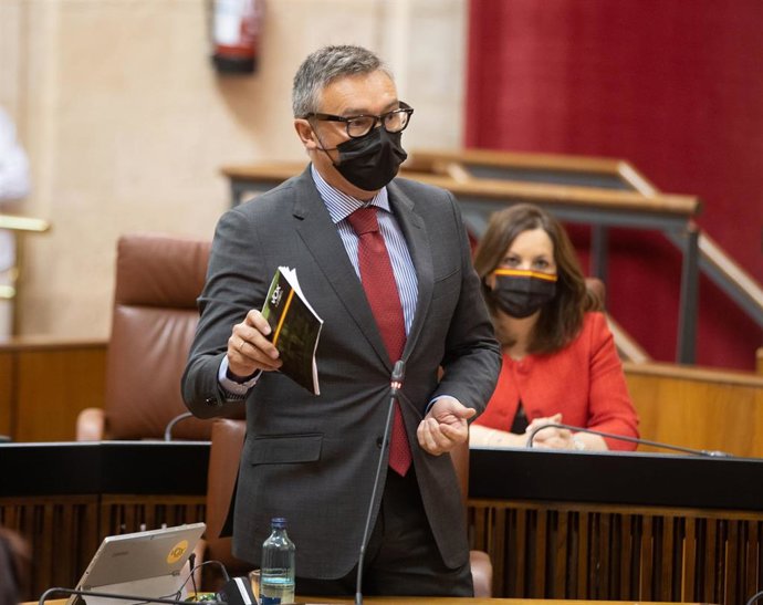 El portavoz parlamentario de Vox  Manuel Gavira