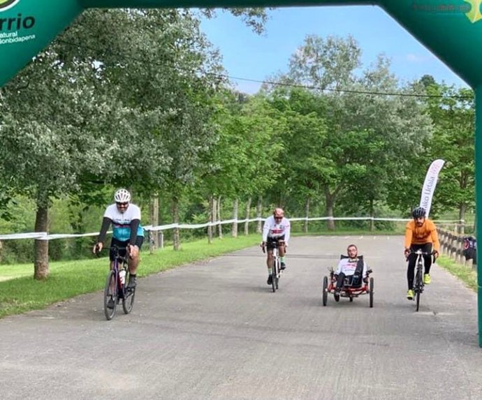 Imagen del recorrido del Récord Guinness ciclista por la investigación de la ataxia telangiectasia