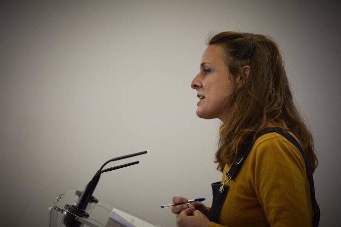 La diputada de la CUP en el Congreso, Mireia Vehí, interviene en una rueda de prensa anterior a una Junta de Portavoces, a 11 de mayo de 2021, en el Congreso de los Diputados, Madrid, (España).