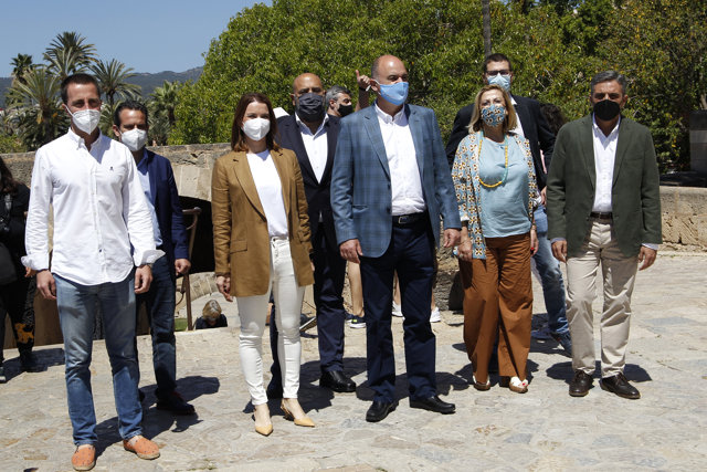 La diputada por Baleares en el Congreso, Marga Prohens (3i), durante el acto por el que ha oficializado su precandidatura a presidenta del PP balear, a 29 de mayo de 2021, en Madrid (España). 