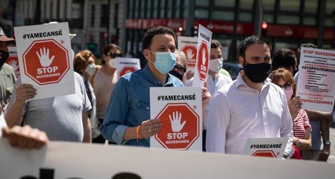 El portavoz nacional de Ciudadanos, Edmundo Bal, participa en la manifestación convocada por la asociación Stop Sucesiones